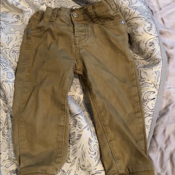 Set - Picture 2 of 3